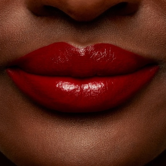 MAC COSMETICS LOVE ME LIQUID LIPCOLOUR 493- E FOR EFFORTLESS NWT - Picture 6 of 10